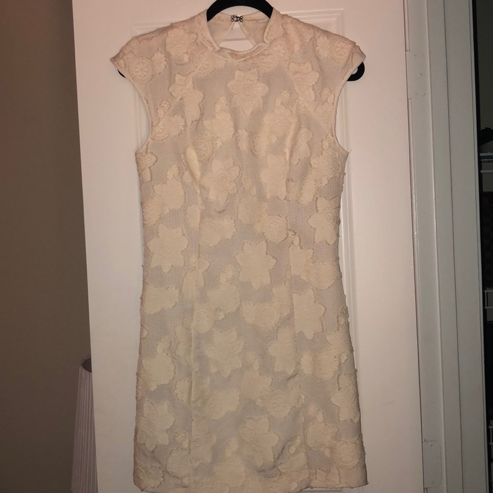 NWOT cream floral lace dress